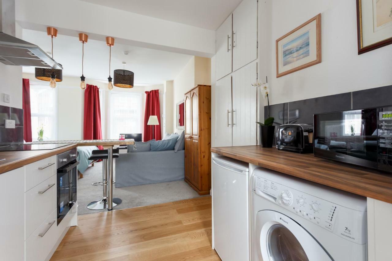 Stylish Town Centre Apartment Close To Beach And Shops Bournemouth Exterior foto